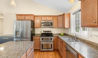 5 Lakeview Dr, Shirley, MA 01464