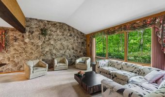 884 Dogwood Ter, Akron, OH 44321
