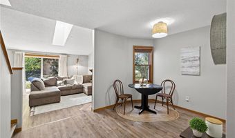 5325 Highpointe Ter, Bloomington, MN 55437