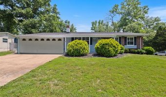 585 Golfwood Dr, Ballwin, MO 63021
