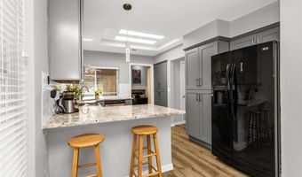 14902 Le Grande Dr, Addison, TX 75001