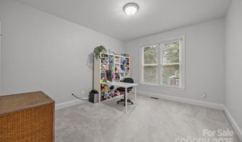 6323 Woodleigh Oaks Dr, Charlotte, NC 28226