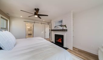 74 Quarry Dock Rd 74, Branford, CT 06405