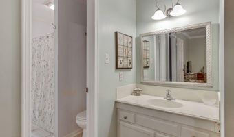 5 Courtyard Cir, Lafayette, LA 70508