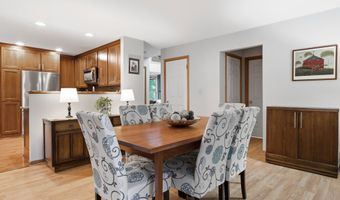 106 Halfmoon Dr, Altamont, NY 12009