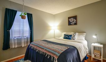 7673 Woodmere Dr 27, Athens, OH 45701