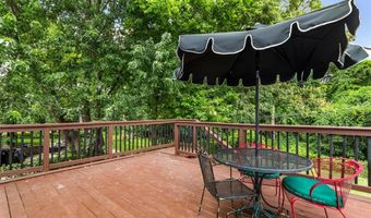 7133 Circleview Dr, Affton, MO 63123