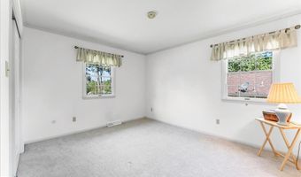 230 TREE TOP Ln, Hockessin, DE 19707