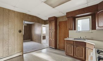 98 W 49TH St, Bayonne, NJ 07002