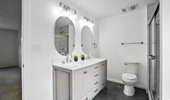 5555 Revmal Ln, Delhi, OH 45238