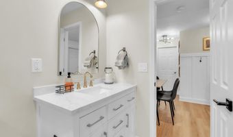 5110 N 19TH Rd N, Arlington, VA 22207