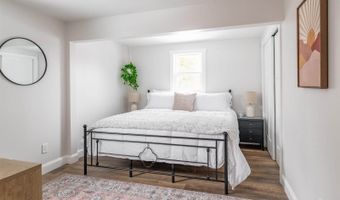 466 Essex St, Bangor, ME 04401