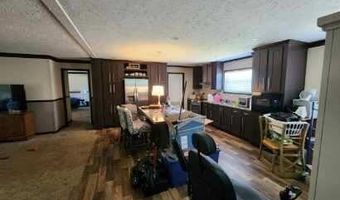 214 Lakepoint Rd, Alford, FL 32420