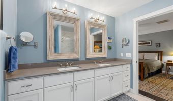 80 Conley Ave 6, Cranston, RI 02921