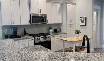 409 Shadow Oak Ct, Boiling Springs, SC 29316