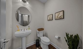 25 W Cross Trl 25, Danbury, CT 06810