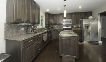 422 Beverly Ave, Addison, IL 60101