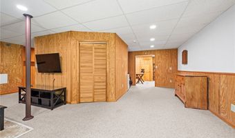 292 Summerhill Dr, Aurora, OH 44202