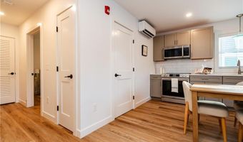 32 Exchange St 103, East Greenwich, RI 02818