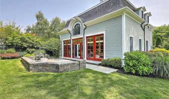 12 Howe St, Bristol, RI 02809
