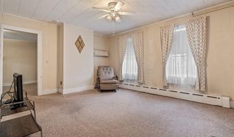 9 Willow St, Auburn, ME 04210