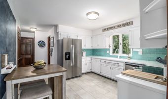 6 Brookdale Ln, Brookfield, CT 06804