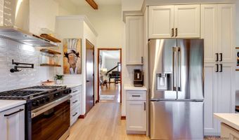 2042 S Goebbert Rd, Arlington Heights, IL 60005