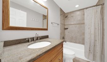 239 N Mill Rd 217, Addison, IL 60101
