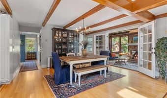 30 Middle Rd, East Greenwich, RI 02818