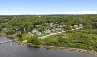 439 Wandsworth St, Narragansett, RI 02882