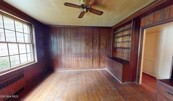 808 W South St, Ahoskie, NC 27910
