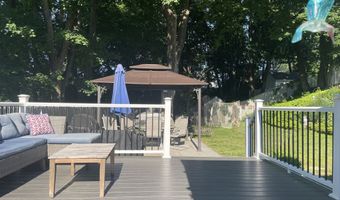 15 Farnam Hl, Bethel, CT 06801