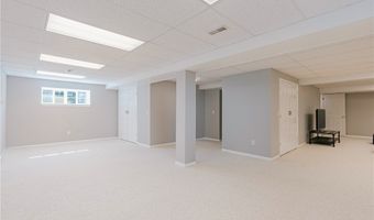 480 Glen Hollow Cir, Aurora, OH 44202