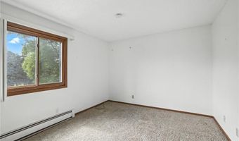 4 Pine Tree Dr 233, Arden Hills, MN 55112