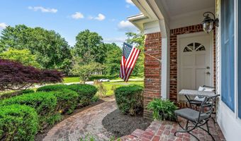 11806 E Arbor Dr, Anchorage, KY 40223