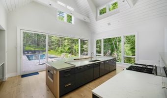 7 Ashwood Ct, Amagansett, NY 11930