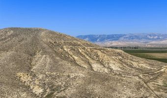 38 Road 1AFW, Clark, WY 82435