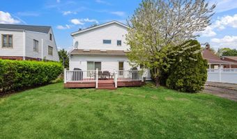 44 Netz Pl, Albertson, NY 11507