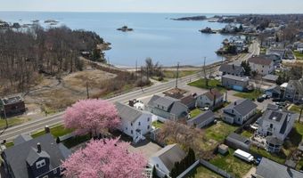 338 Shore Dr, Branford, CT 06405