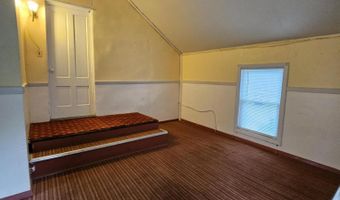 103 4th St, Bangor, ME 04401