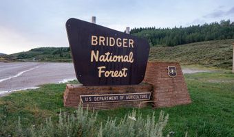 15 S RAINBOW Dr, Cora, WY 82925
