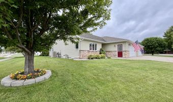 1726 Arthurs Ct, Aberdeen, SD 57401