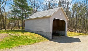 816 Riverside Dr, Augusta, ME 04330