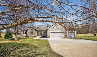 1442 30th St NW, Austin, MN 55912
