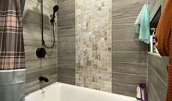 2052 Granny Squirrel Dr, Andrews, NC 28901