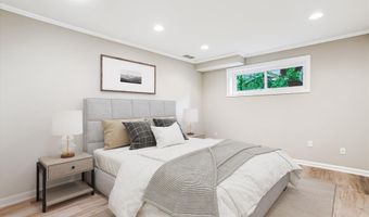 2322 S PIERCE St S, Arlington, VA 22202