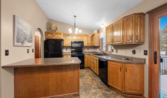 116 W Birchwood Dr, Brandon, SD 57005