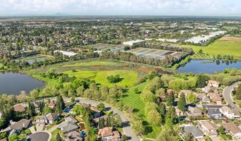 827 Lake Park Cir, Galt, CA 95632