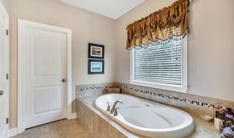 114 Clearview Dr, Abbeville, SC 29620