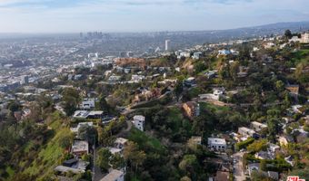 8441 Grand View Dr, Los Angeles, CA 90046